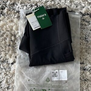 HALARA Sleek Black Activewear Leggings